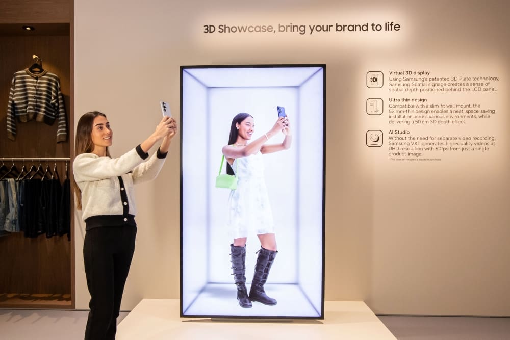 Samsung Launches Glasses-Free 3D Digital Signage at ISE 2026