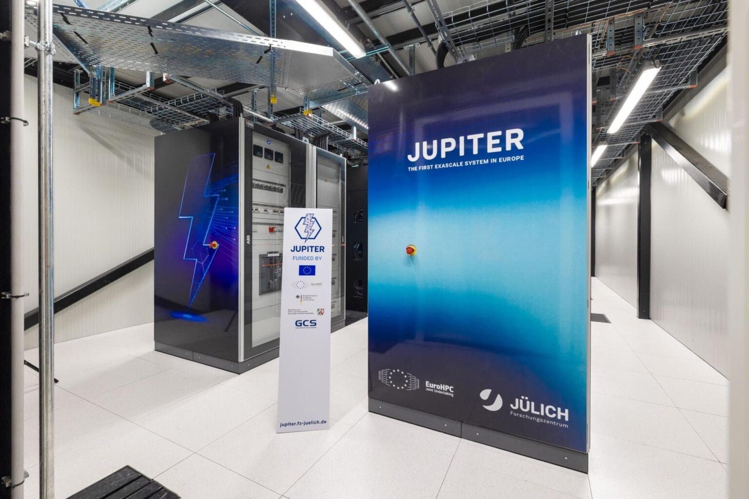 JUPITER Supercomputer Sets World Record with First-Ever Full 50-Qubit Quantum Simulation
